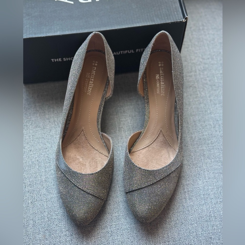 Naturalizer NS Comfort d’Orsay pump shimmering Metallic kitten heel ~2 in. *EUC* - Picture 2 of 11
